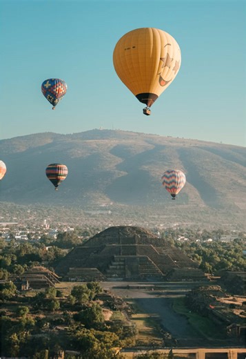 Hot Air Balloon Ride Over Teotihuacán, Mexico