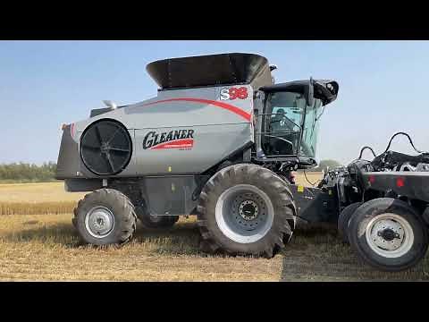 Centennial Gleaner S98 Combine Harvester Demo!