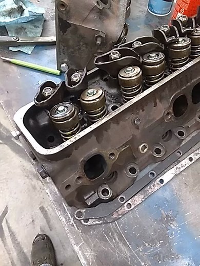 Identifying Retainers on Small Block Chevrolet Cylinder Heads