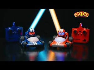 Le Coffret 2 Voitures Télécommandées Motor Battles de Sharper Image est chez Smyths Toys !