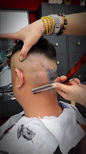 💈HEAD SHAVING & Using a traditional straight razor is more comfortable than using electric clippers