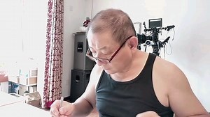 传奇的故事从这里开始……墨缘老师手工制作四扇50X1米7光影道具屏风纸样……看看效果在制作木制屏风