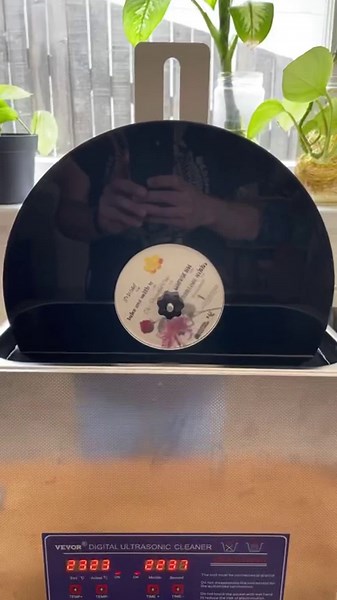 Bath time! [Vevor Ultrasonic Vinyl Record Cleaner 6L Tergikleen Fluid]
