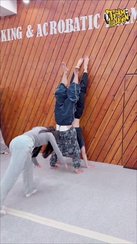 Handstand Challenge⁉️😱 | challenge