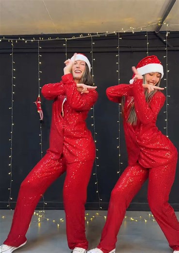 🎄❤️✨ CHRISTMAS REWIND 2024!! 🎄❤️✨ || is everyone liking this rewind ⏪? || YOUTUBE : ALEXITY || DANCE CHOREOGRAPHED BY : @alexity.aqui @Alexity & @BrendaDD ✨ #foryoupagе #dancer #trendingvideos #popular #viralll