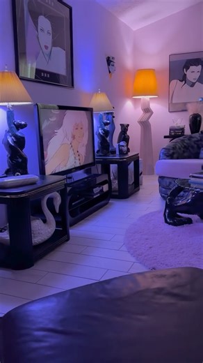 Delphine on Instagram: "If you enjoy the 80s and early 90s vibes ✨ #80s #1980s #80sdecor #80sinterior #80seasthetic #homedecor #homeinspo #homeinterior #retrohome #postmodern #artdecorevival #80svibes #80sthrowback #80snostalgia #miamivice #myhomestyle #curatedhome #interiordesign #roomtour #80sdesign"