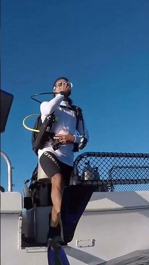Divers Gear Up & Jump In | Boat Dive with Spare Air Backup