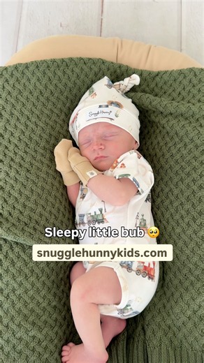 Newborn Coming Home Outfit & Essentials | Snuggle Hunny Organic Baby Clothes