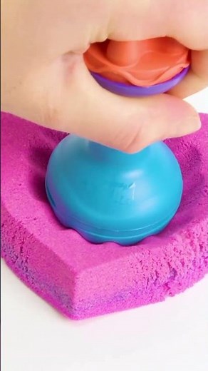 We 💖 #KineticSand #Satisfying #ValentinesDay