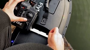 Do you know how to use fishing bait boat to catch fish? Check the video you will know it~ | Flytec