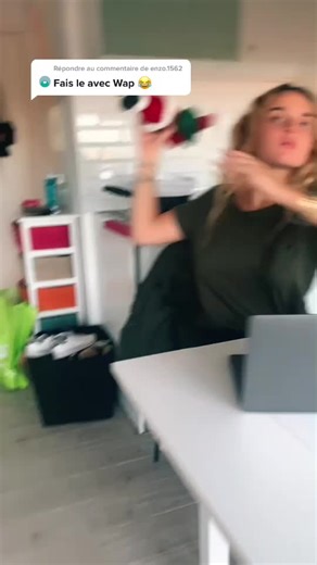 Répondre à @enzo.1562 Une minute de silence pour le père Noël qui n’a rien demandé 😥