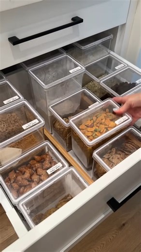 The flawless finishing touch for your room. #DreamHome #HomeEssentials 🌱 | Classic Home Designs 6.1