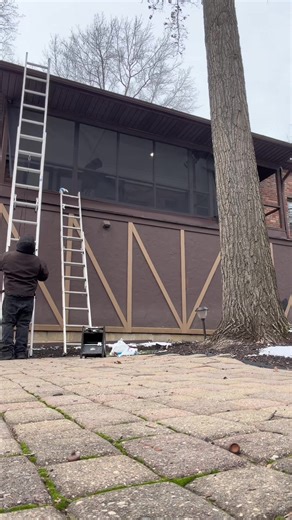 Screens installed ✔️ Flooring upgraded ✔️ Final reveal coming soon 👀🔥 Let Fresh Look Painters get you right before Spring/Summer! 💪🏽✨ #freshlookpainters #fyp #handyservices #wedoitall #paratiiiiiiiiiiiiiiiiiiiiiiiiiiiiiii