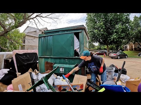 Back to the Overflowing Dumpsters! We Found Cash, Electronics, and More!