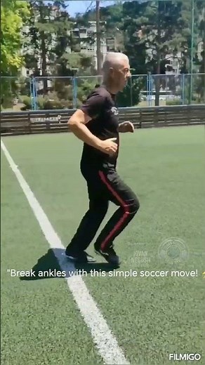 Break ankles with this simple soccer move! ⚡