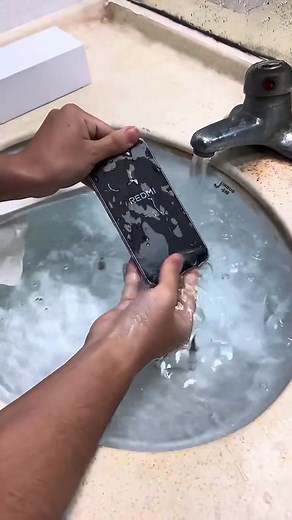 Redmi K90 base model Onhand bnew sealed Php 24,800 only 12GB 256gb may nakreserved na din... Display - 6.59-inch 120Hz 2K display - 2510x1156 - 12-bit color depth - HDR10 - New Eye Protection Mode 3.0 - 94% STB - M10 Luminous material - Full-brightness DC Dimming - As low as 1 nit - Rhythmic Eye Protection 2.0: Dynamically adjusts blue light intensity Performance - Snapdragon 8 Elite - Up to 16GB RAM - Up to 1TB storage Battery - 7100mAh battery - 100W PPS fast charging - 22.5W reverse charging 