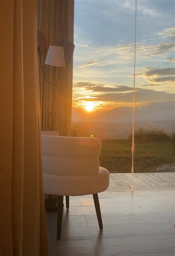 Keindahan Senja di Dieng: Momen yang Tak Terlupakan