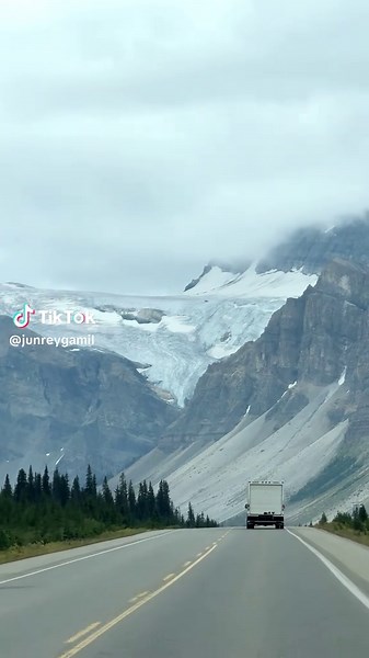 Beautiful Canadian Rockies: Bow Lake Views 🇨🇦