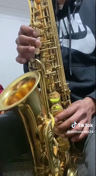 Mastering the Saxophone: Close-Up Musical Performance