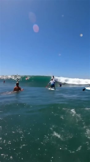 Wait for the size of this absolute MONSTER wave! #surflife