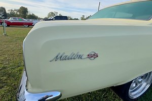 14 reactions | 1965 Malibu SS 4-SPEED with a 350 engine and a 12 bolt rear. The seller was asking $36,995. | Vintage Car Hang Out | Facebook