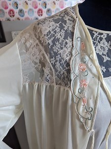 Vintage 70s Lacy Peignoir and Nightgown Set in Sweet Cream Yellow Size L Lace Peignoir Gown Set Vintage Gifts for Her - Etsy