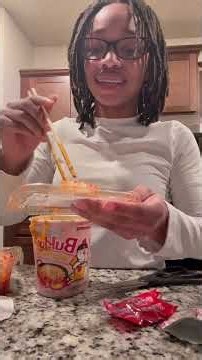 2/2 of part 3 trying snacks i got from hmartttt #snackhack #snacks #simplesnack #snackworld #snack