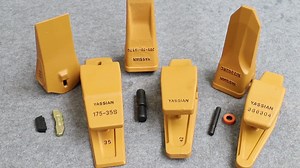 1u3352 Bucket Tip Tooth 330 Excavator Ripper Rock Bucket Teeth and Adapter 6y5230 7y8338 9n4352 9w8452 J350 J450 Pc60 Pc100