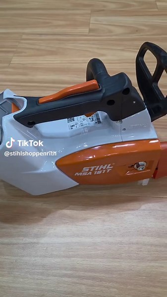 🌳 The MSA 220 T and MSA 161 T are our AP battery-powered pro arborist saws – powerful, ergonomic, and built for efficiency. 🔋⚡️ Perfect for those short on time, they deliver the performance of STIHL petrol saws without the noise, fumes, or pull-start hassle. 🔥 Stay tuned for a full breakdown coming soon! 👀🪚 #STIHLPro #MSA220T #MSA161T #BatteryPower #ArboristLife #TreeWork #STIHLAustralia #NoFumesNoHassle #QuietPower #CordlessTools #LandscapingGear #ClimbCutRepeat