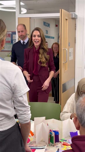 Clip from today’s engagement at the Charing Cross hospital in West London #princessofwales #katemiddelton #royal #princesskate #scenepack