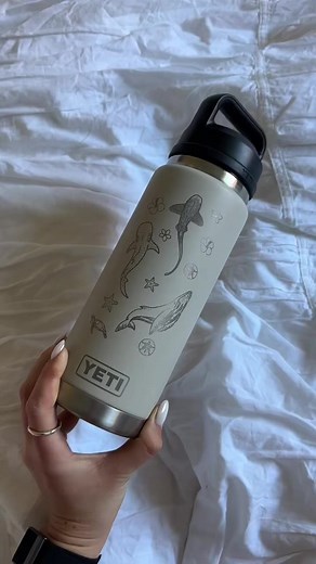 the perfect birthday gift for my gf 🌺🌊🌞 #yeti #engraving #ocean #whale #flower