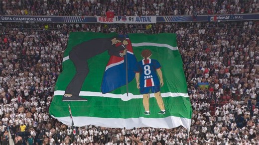 Luis Enrique, la dedica alla figlia Xana e l'omaggio dei suoi tifosi dopo Psg-Inter VIDEO