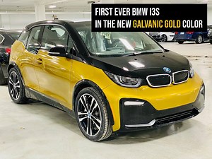 The Galvanic Gold color from the BMW X2 is now available for the BMW i3 as well. Today, we share with you an exclusive video of the 2021 BMW i3S painted in Galvanic Gold. This is the first footage we see of the vibrant gold which is one of the two new colors available for the i3 electric vehicle. Discover all things BMW before anyone else! Subscribe now to BMWBLOG car channel 👉http://bit.ly/bmwblog_subscribe #bmwblog #bmwi3 #galvanicgold | BMWBLOG