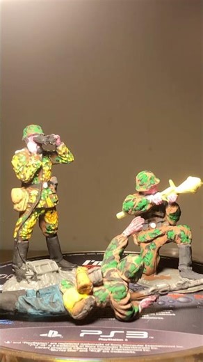 1/32 Scale German soldier MG gunner, Panzerfaust, and officer