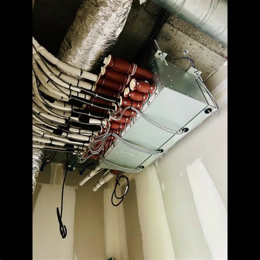 DEC ENERGIES on Instagram: "👌👌Chantier en cours 👉 Maitre d'ouvrage : ADIL des Landes - Mont de Marsan 👉 Architecte : Equilibre Architectes Travaux réalisés : Chauffage et rafraichissement - Ventilation - Plomberie Sanitaire 🔧 VMC simple flux hygroréglable 🔧 VMC double flux avec centrale 🔧 PAC AIR AIR HITACHI Gainable avec programmation 🔧 Plenum de soufflage ATLANTIC Merci pour votre confiance ☺️☺️ Vous aussi vous avez un projet pour 2026 ? contactez nous ! 05 58 74 70 20 ou sur notre sit