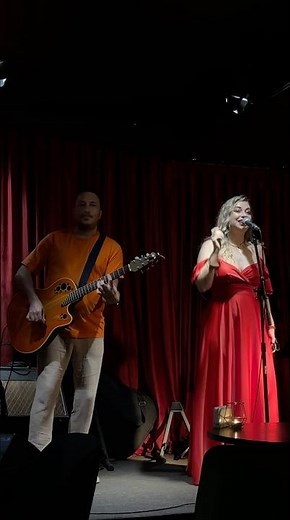 Shakira - Waka waka (acoustic live cover)