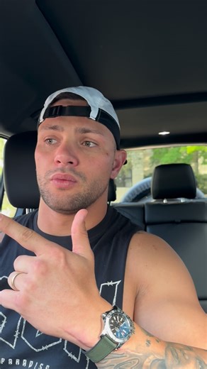 𝐊𝐄𝐕𝐈𝐍 𝐋𝐄𝐑𝐄𝐍𝐀 on Instagram: "NOT SCRIPTED ⚠️ What do we take from this? RESPECT EVERYONE who laces up the gloves 🥊 Jake and AJ just secured career-defining paydays 💵 Facts ! And to the millions crying “scripted” can you see it’s NOT, ffs ! The man has a broken jaw 🥴 ( YOU DON’T PLAY BOXING ) Try knocking out a smaller man whose only game plan is to survive and run. It’s never easy ! I won my bet ✔️ Credit where it’s due ~ respect to both. AJ did exactly what he had to do… and for th