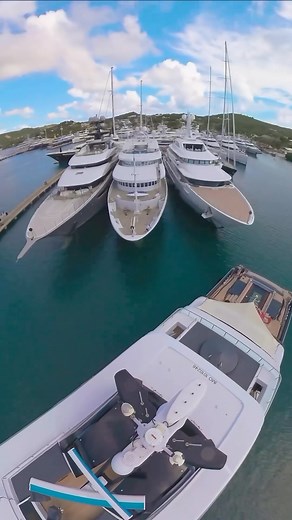 The 221’ @motoryachtloon showing off some impressive docking skills as they arrive for the Antigua Charter Yacht Show 🙌 #yachtingnetwork #superyachts #yachting #nauticalnetwork | Yachting Network
