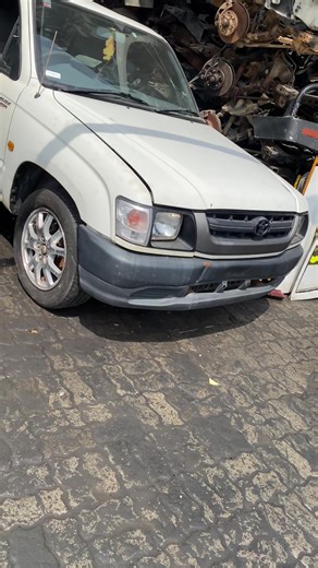 2005 Toyota Hilux Single 3RZ AT for Sale