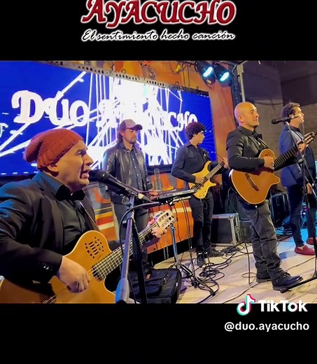 DÚO AYACUCHO: Folclore y Guitarra Peruana