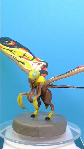 Godzilla - Making Mothra with Clay #godzilla #romanclay #clay