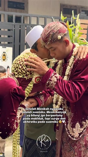 MUA KEDIRI on Instagram: "Facebook : RiaFransisko Instagram : @riafransisko Tiktok : @riafransisko _______________________ For more info & booking 👇🏻 Whatsapp 0857-5543-9224 ( Admin ) 📌 Maps : Ria Fransisko (Ria Fransisko ( Sri Wedding Galery )) 📌Alamat : Badung, Seketi, Kec. Ngadiluwih, Kabupaten Kediri, Jawa Timur 64171 📌 GALERI OPEN JAM 08.00 - 16.00 #muakediri #muakedirihits #muakedirirecomend #weddingmakeup #makeup muablitar muatulungagung muanganjuk weddingsyari wedding weddingdream w