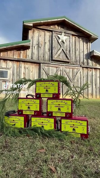 Time to start making those Christmas lists. #cyclopselectricfence #Taylorfence #madeinamerica #homestead #homesteading #ranchlife #familybussiness #fencebuild #electricfencing #alabamamade