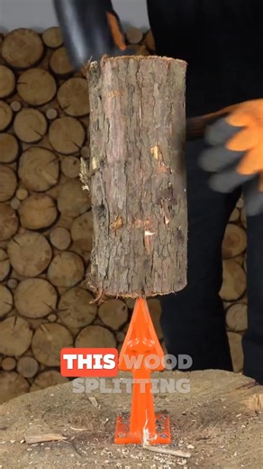 439K views · 1.4K reactions | Why This Wood-Splitting Method Works Better Discover why this smarter wood-splitting method outperforms traditional axe swings. It offers safer operation, improved accuracy, and faster results—perfect for homeowners, DIY enthusiasts, and outdoor workers. Boost efficiency while reducing injury risks. Credits : @ForestMaster, /YT #woodworking #DIY #cuttıng #smartwork #usa | Bee Force News | Facebook