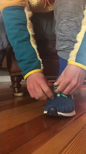 Nathan Run Laces Demonstration