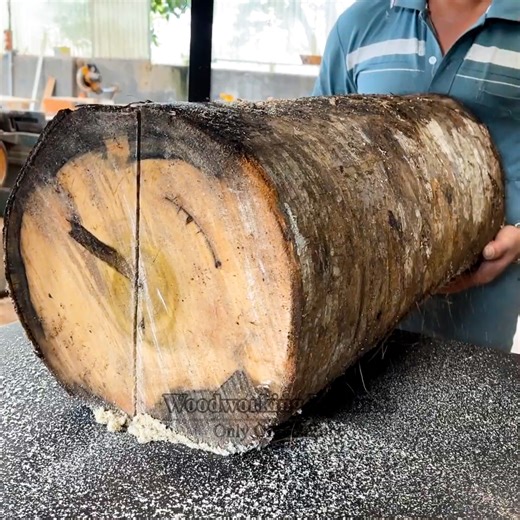 Design A Coffee Table With Unique Raised Rectangular 3D Patterns Carved From A Large Decayed Tree Trunk | WT HD Woodworking