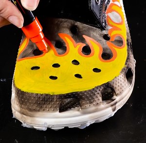 Amazing shoes are made using an unusual procedure. | 5-Minute Crafts Family