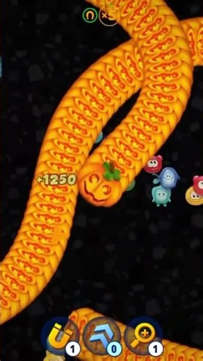 Worm zone gameplay #snakeclash #snakegame #wormszone #trending #shorts #viral #ios #gaming #gamer