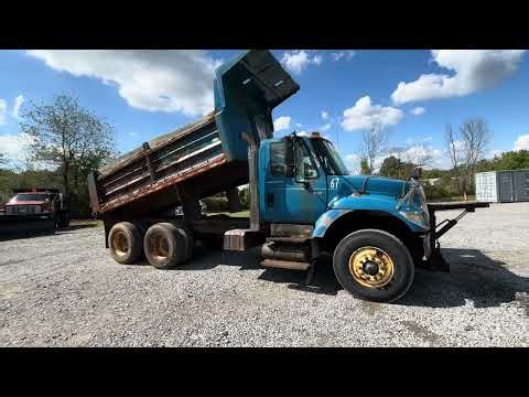 2002 International 7400 Truck