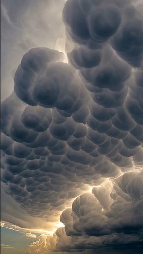 RARE Mammatus Clouds: Nature's ALIEN Sky Phenomenon in 4K